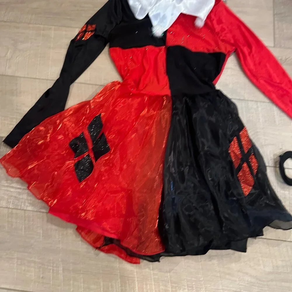 HARLEY QUINN HALLOWEEN COSTUME RED BLACK LARGE 12-14 GIRLS